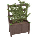 Fioriera modello city con frangivista in plastica riciclata per arredo urbano. 100x45x150.