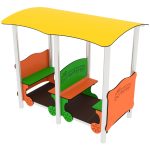 Casetta per arredo parchi giochi a forma di vagone del treno. Con tetto. Gioco inclusivo.