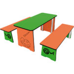 Tavolo con panche comprese per arredo parchi giochi. Senza schienale.