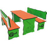 Tavolo con panche comprese per arredo parchi giochi. Con schienale.